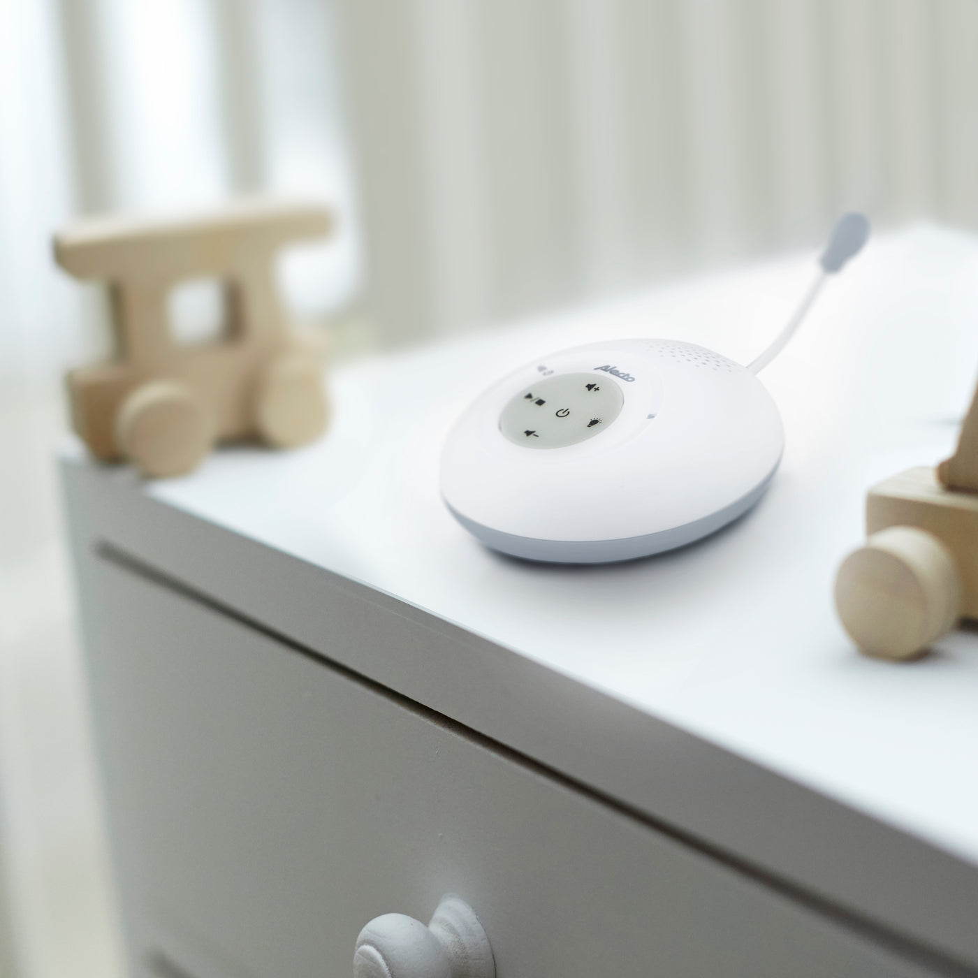 Alecto DBX120 - DECT Babyphone mit Full ECO-Modus und Display, weiß/blau