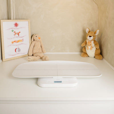 Alecto BC70 - Digitale Babywaage, Personenwaage und Tierwaage in einem - Bis zu 150 kg mit abnehmbarer Wiegefläche - Weiß