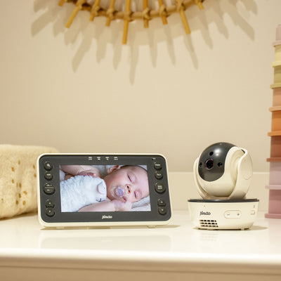 Alecto DVM200XL - Babyphone mit Kamera und 5"-Farbdisplay, Weiß/Anthrazit