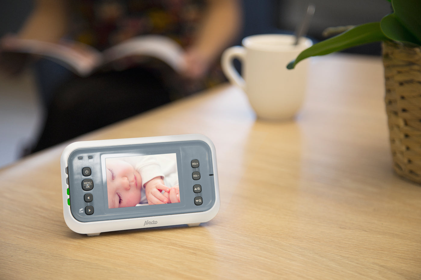 Alecto DVM-76 - Babyphone mit Kamera und 2.8"-Farbdisplay, Weiß/Anthrazit